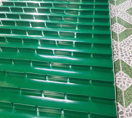 Dây băng tải pvc xanh ép 8 đường gờ T cao 50 Kim Ngân Thịnh