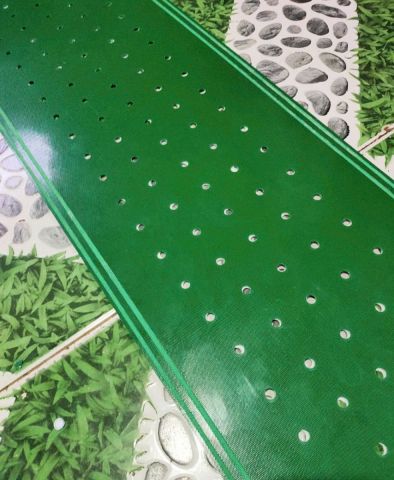 băng tải pvc xanh đục lổ Kim Ngân Thịnh