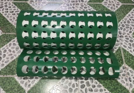 dây băng tải pvc xanh 5mm đục lổ oval Kim Ngân Thịnh
