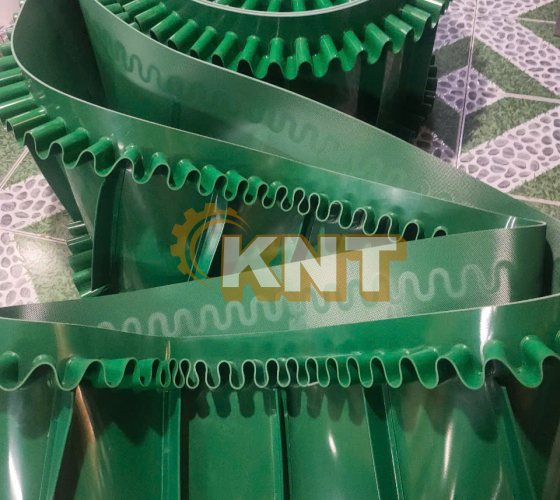 Dây băng tải pvc xanh 5mm trơn caro ép bèo gờ Kim Ngân Thịnh